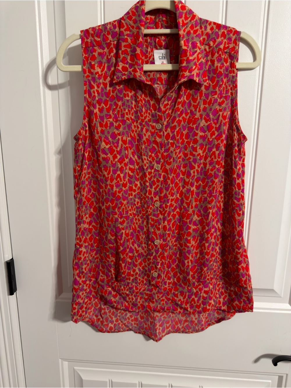 Cabi Women's Sleeveless Crepe Button Blouse in Magenta & Pink. Size XS